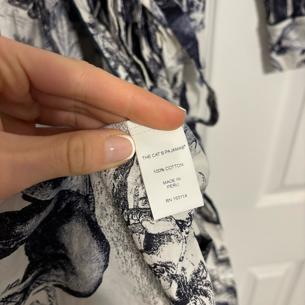 The Cat’s Pajamas Safari Toile Luxe Pima Shawl Robe - Picture 4 of 9